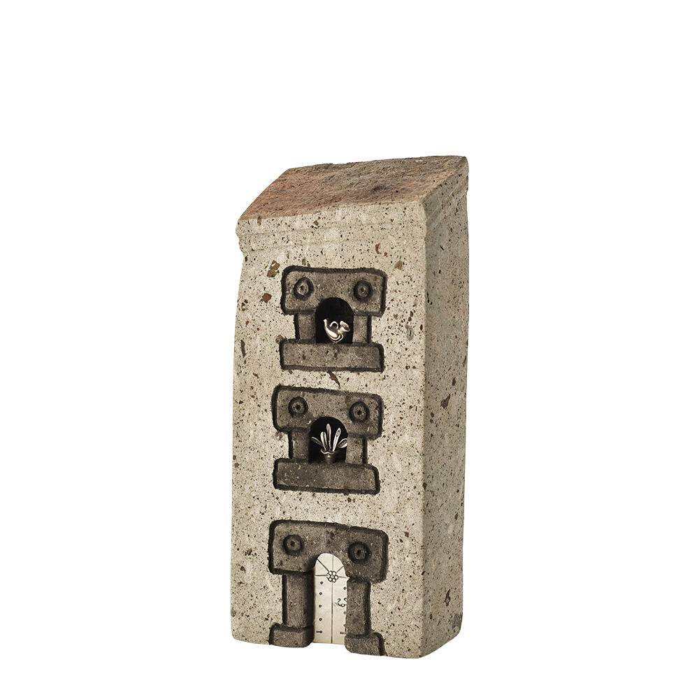 Casetta in trachite e argento.