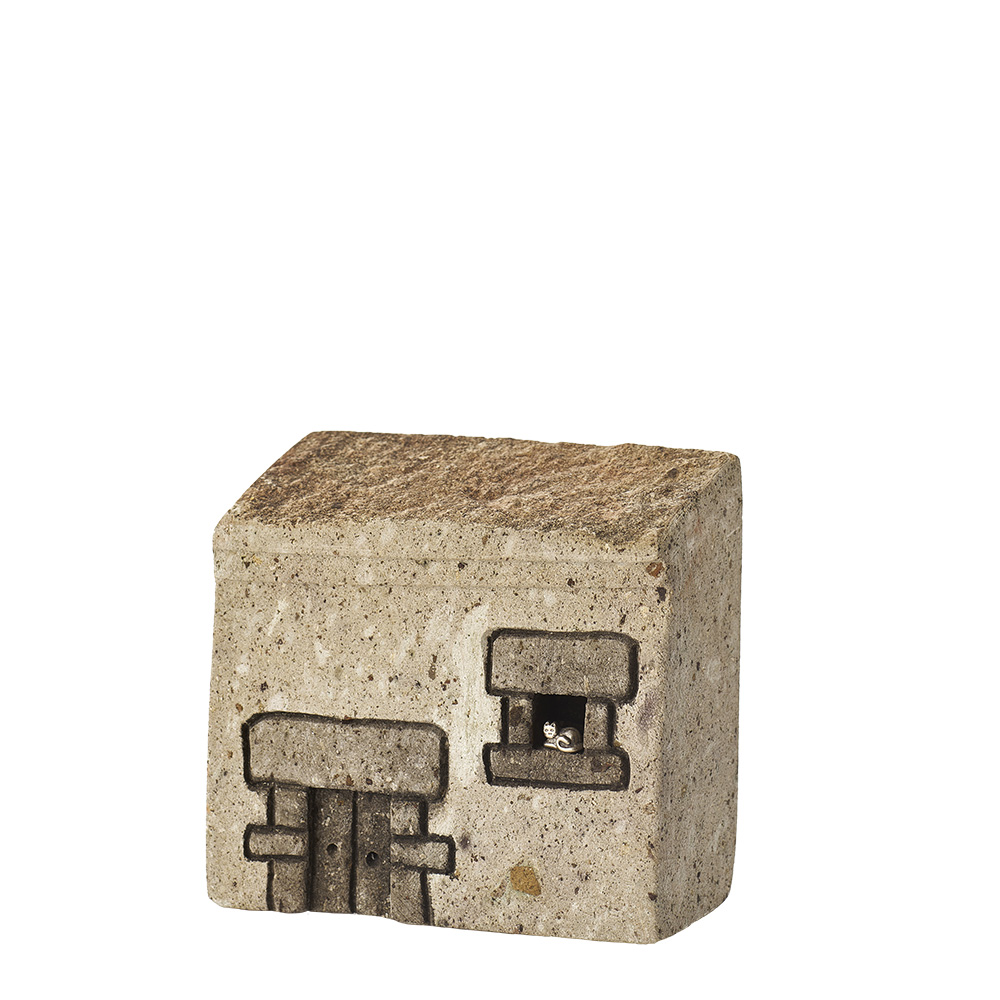 Casetta in trachite e argento