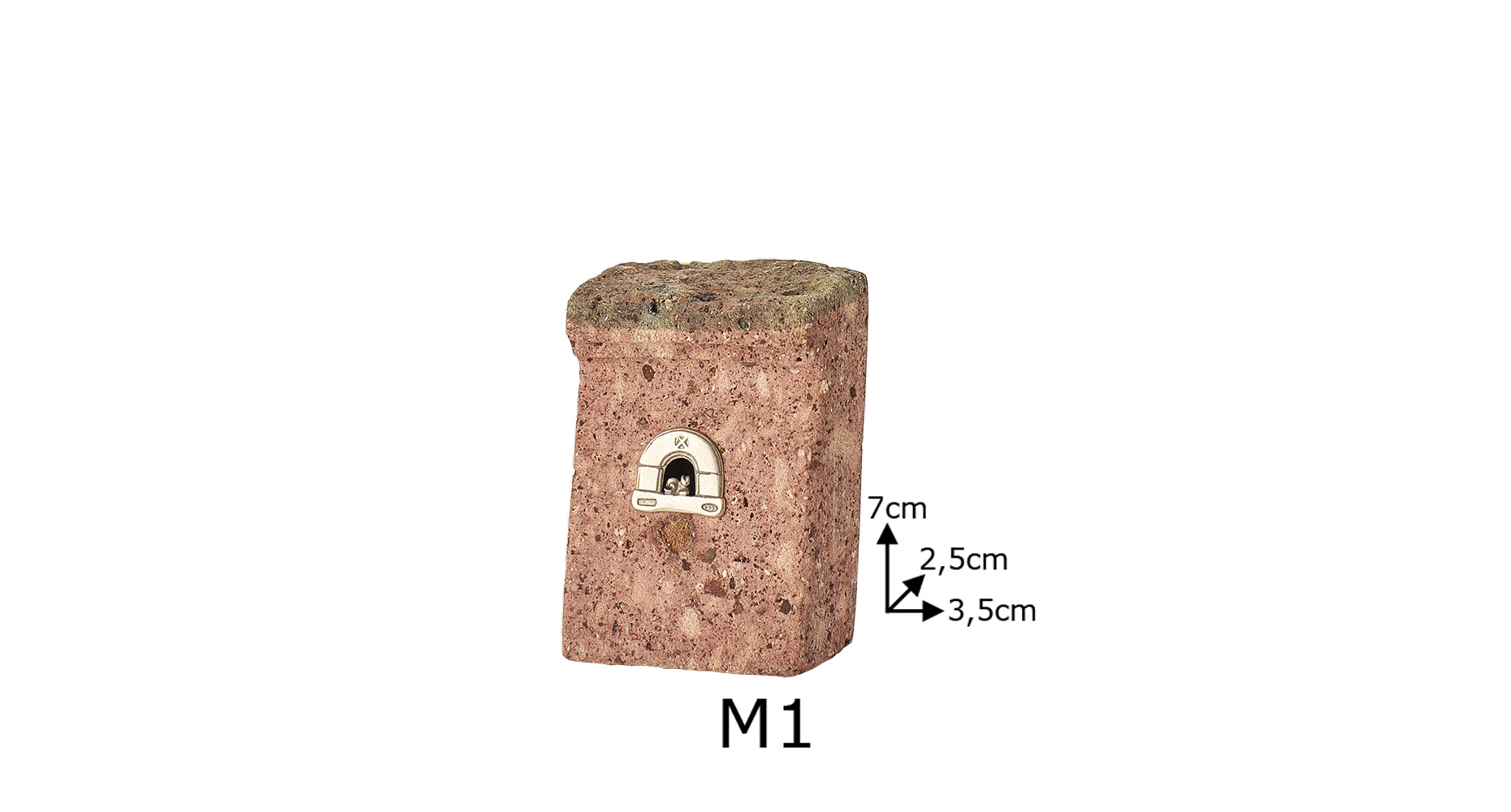 Piccola casa sarda in trachite con dettagli in argento, creazione artigianale
